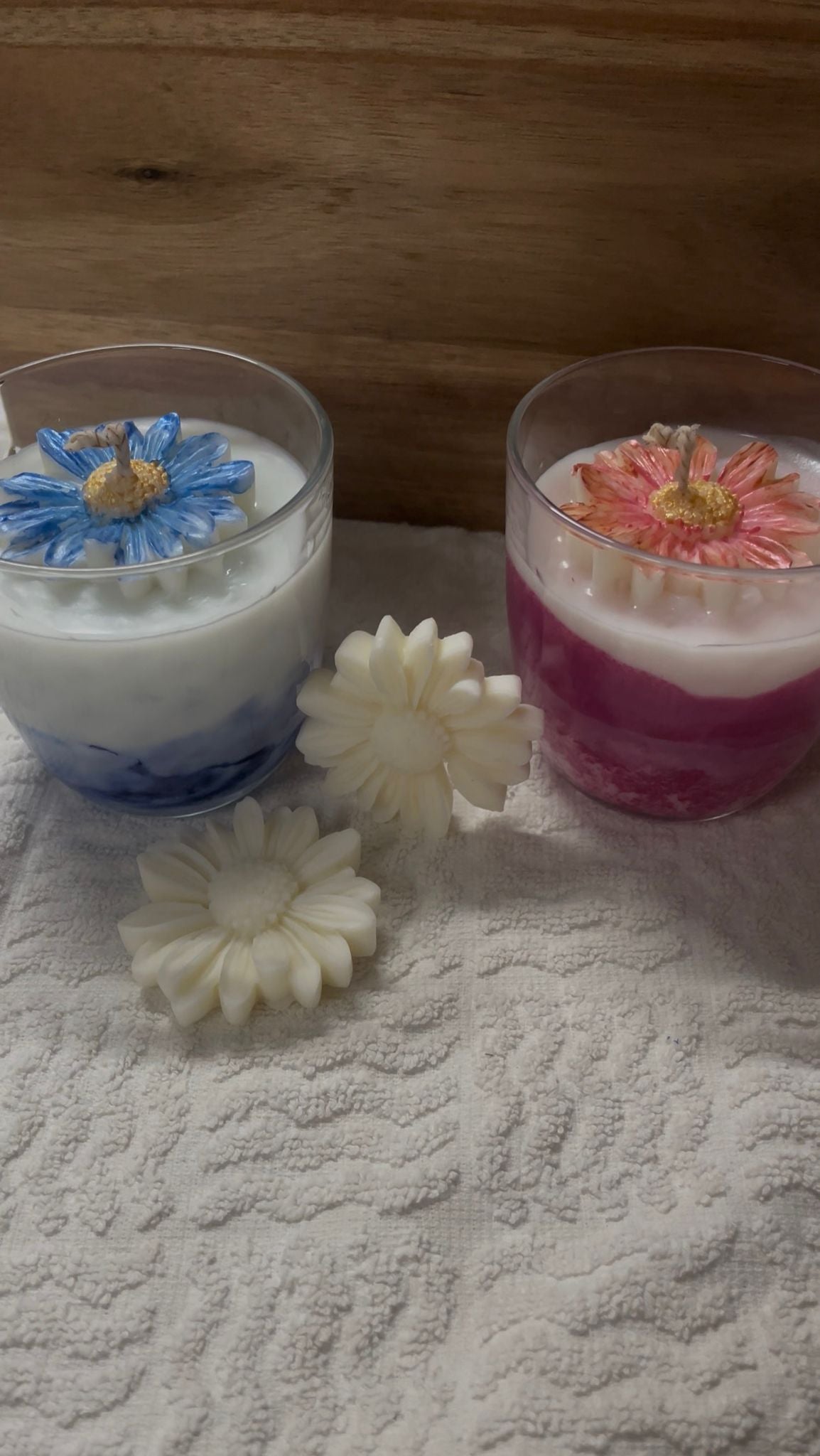 Bomboniera candela margherita dipinta a mano